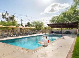 Cycling Families Pickleball Pool BBQ Solana Villa 2