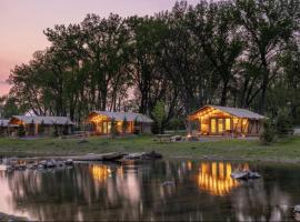 Sankoty Lakes Resort - Cabins & RV Park - Peoria Spring Bay、Spring Bayのグランピング施設