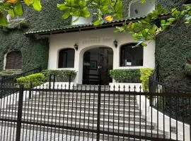 Cobertura com jacuzzi na enseada