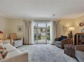 Relaxing Lakeview Stay Near Beach w Pool