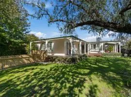 Greytown Park Villa - Wairarapa Holiday Home
