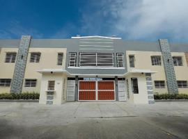 LJENJ Apartelle near Clark Airport, hotel v destinaci Mabalacat
