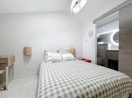Saint-Amour - Anse Centre - Chambre et Salle de bain WC privée - Cuisine partagée