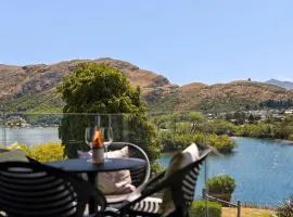 Homestead Retreat - 2 Bedroom - Lake View