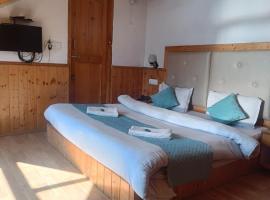 Applecity, hotel in Manāli