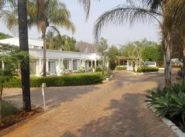 Heatherdale Guesthouse & Shuttle Services
