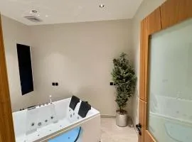 شقة مودرين بجاكوزي واطلالة على البحر