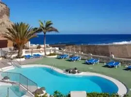 Comfortable apartment with sea view, La Estrella, 57 m²