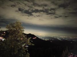 Nona shona chill point homestay and cafe, hotel v destinaci Mussoorie