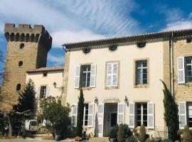Le Château de La Pomarède, hotel v destinaci La Pomarède