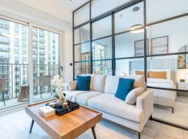 Community Views 1BR with Balcony, Walking Distance to the Park, Socio Tower 1, Dubai Hills Estate by Deluxe Holiday Homes – hotel w mieście Sabkhah