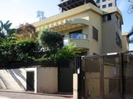 Shelly's Home Boutique Apartments, מלון ברמת גן