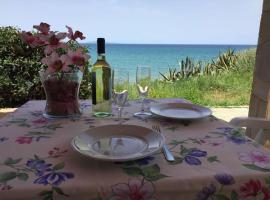 Villa Iris- indipendente sul mare, Hotel in Sorso