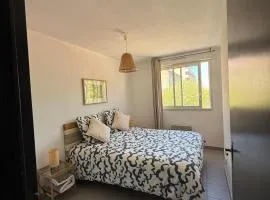 Charmant appartement moderne avec place de parking privative