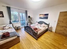 HomeW4 - Rosen Apartment