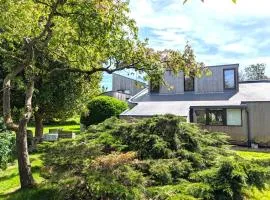 Unique & Rural Child Friendly Annexe with Large Gardens, Games & Tennis Court - Chichester Holiday Properties