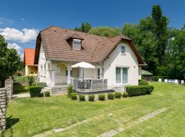 Holiday Home Racz by Interhome, khách sạn ở Badacsonytomaj