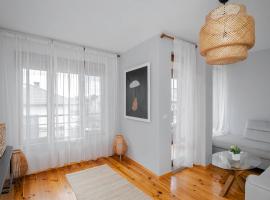 AeroLuxe Living 1BD Apartment by Flat Mаnager