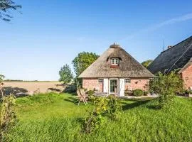Holiday Home Kleine Reetdachkate by Interhome