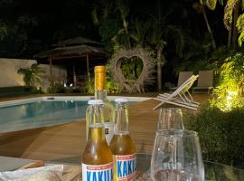 Évasion au Gosier Studio avec piscine, plage & chill garanti, hotel v destinaci Le Gosier
