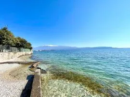 D1MORA LagoBlu - private beach and lake view