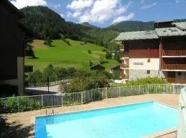 Charmant appartement à Arêches-Beaufort avec terrasse, piscine et parking, idéal pour 4 personnes - FR-1-342-139