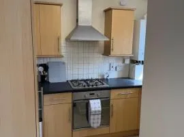 Modern cosy sleeps 5 first floor central MD2