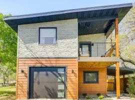 2 Blocks to Delano District Modern Tiny Home!
