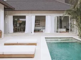 Designer 3BR Villa Tropical Stay Near Canggu
