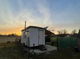 Maringotka u potůčku