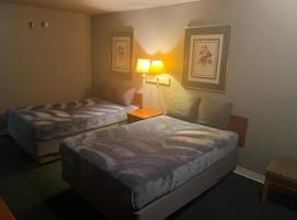 King Bed Hotel Studio 101, hotel in Livingston