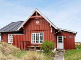 Beautiful Home In R&oslash;m&oslash; With Wifi, hotel 3 estrellas en Lakolk