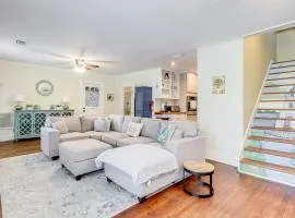 St Marys Chic Porch Living and Total Walkability!