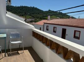 Alojamento DOZE - Aldeia do Telheiro，位于蒙萨拉什的酒店