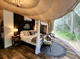 Bunny Bungalow Romantic Getaway in a Spacious Geodome, bungalov u gradu New Straitsville