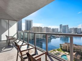 Coastal Luxe Residences - Premium Suites with Pool and Water Views, ξενοδοχείο σε Hallandale Beach