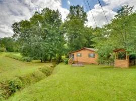 Grand Murphy Cabin with Fire Pit and Game Room!
