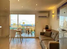 Apartment seafront in Gassin