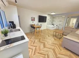 garden apartment 7 min walk to the beach