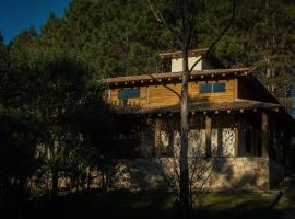 The Ranch Cabanas, hotel in Rancho Queimado