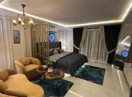 Luxury Cozy Studio Apartment with Eiffel View in Bahria