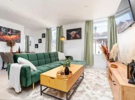 Archies Cozy Retreat A Stylish Derby Hideaway