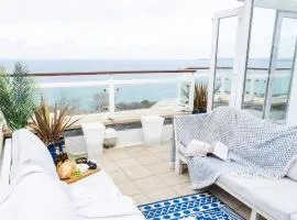 NEW! Stunning 2 Bed Beach Front Penthouse Apartment - Topaz, Compass Point