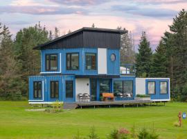Container by the Sea, Hotel in Cymbria