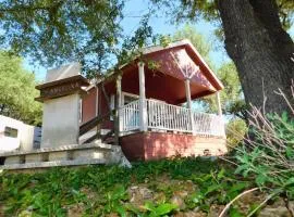 Angelina Cabin - Hot tub, heated pool, quite & relaxing
