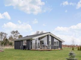 3 Bedroom Awesome Home In Stubbek&oslash;bing，斯图伯克宾的豪華飯店