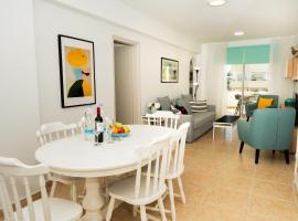 Olivia Mackenzie 2 Bedroom Flat with Pool