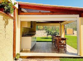 CASA SACURI, guest house in Rudalza