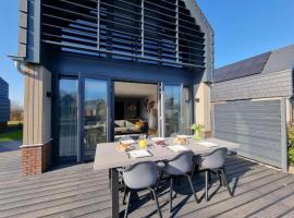 Water Villa in Balk with Private Jetty, hotel a Balk