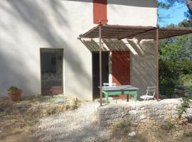 Auriol में, होटल Un cabanon en Provence